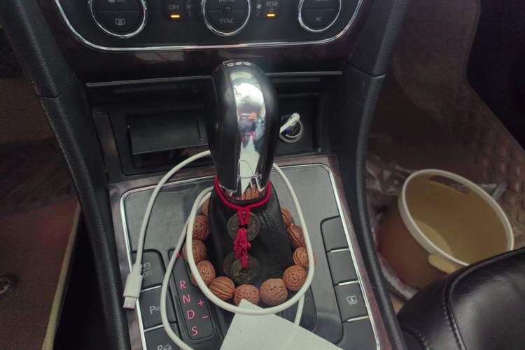 Used Volkswagen Passat 2011 2.0 TSI DSG Premium Edition Gear Lever