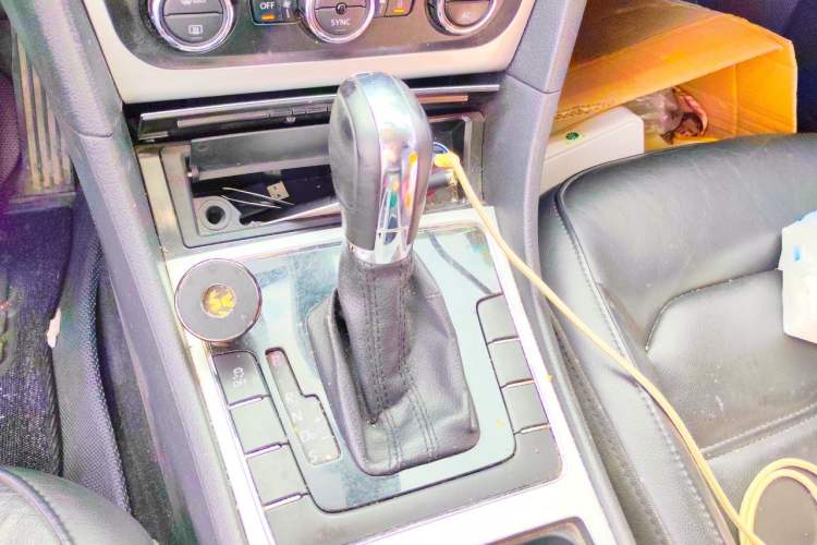 Used Volkswagen Passat  Gear Lever
