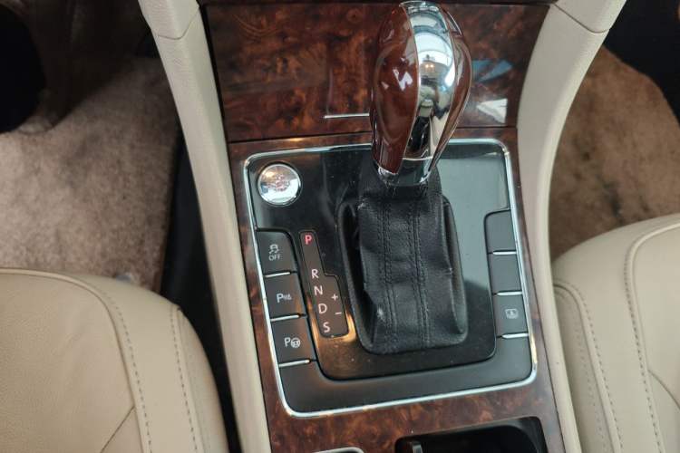 Used Volkswagen Passat 2011 3.0L V6 DSG Flagship Edition Gear Lever