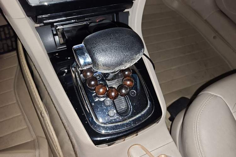 Used Volkswagen Passat 2011 1.8T Automatic Luxury Model Gear Lever