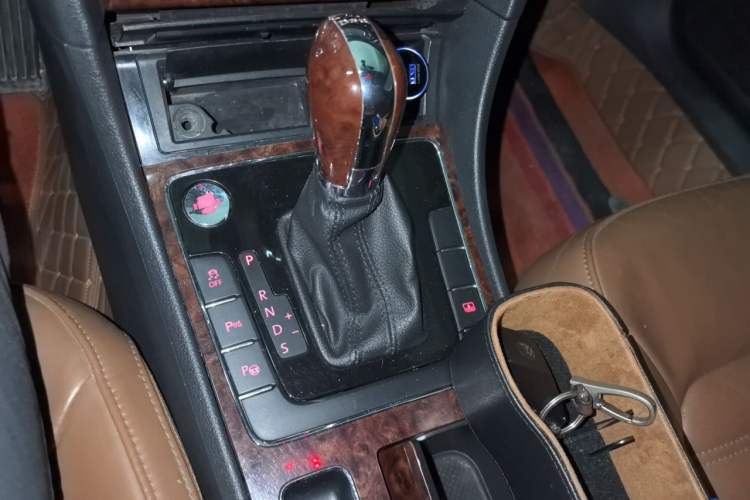 Used Volkswagen Passat 2011 3.0L V6 DSG Flagship Edition Gear Lever