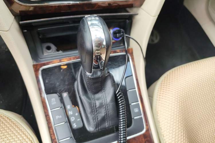 Used Volkswagen Passat 2011 2.0 TSI DSG Premium Edition Gear Lever