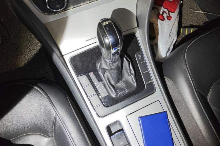 Used Volkswagen Passat 2011 1.8 TSI DSG Prestige Edition Gear Lever