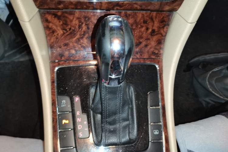Used Volkswagen Passat 2011 1.8TSI DSG Prestige Edition Gear Lever