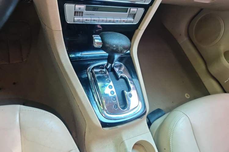 Used Volkswagen Passat 2011 1.8T Automatic Luxury Model Gear Lever