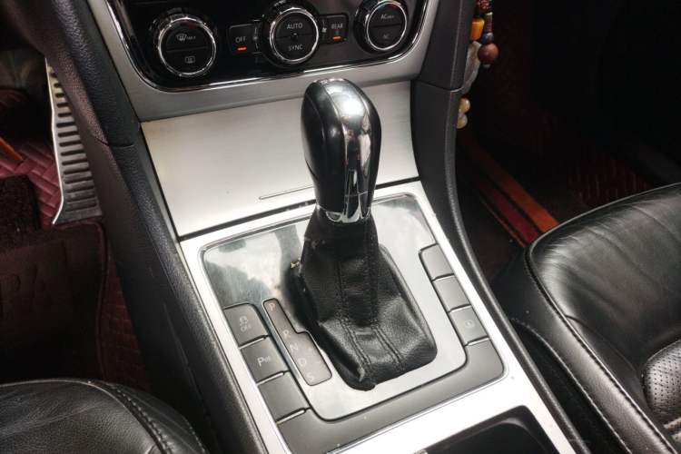 Used Volkswagen Passat 2011 1.8TSI DSG Prestige Edition Gear Lever