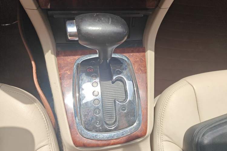 Used Volkswagen Passat 2011 1.8T Automatic Luxury Model Gear Lever