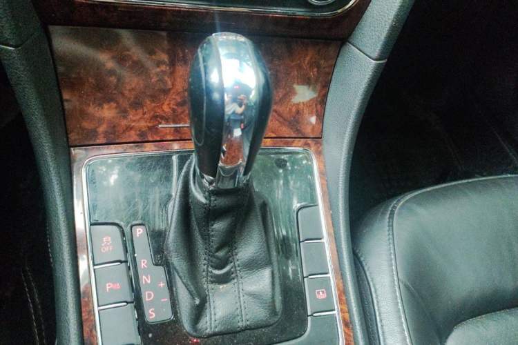 Used Volkswagen Passat 2011 2.0 TSI DSG Premium Edition Gear Lever