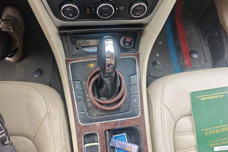 Used Volkswagen Passat 2011 1.8TSI DSG Prestige Edition Gear Lever