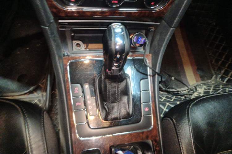Used Volkswagen Passat 2011 1.8TSI DSG Prestige Edition Gear Lever