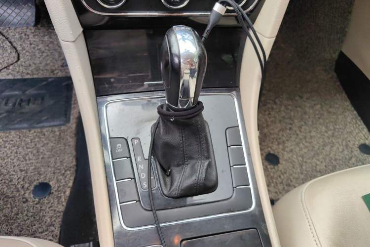 Used Volkswagen Passat 2011 1.4 TSI DSG Prestige Edition Gear Lever
