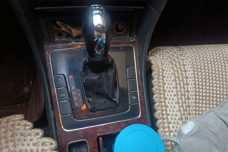 Used Volkswagen Passat 2011 1.8TSI DSG Prestige Edition Gear Lever