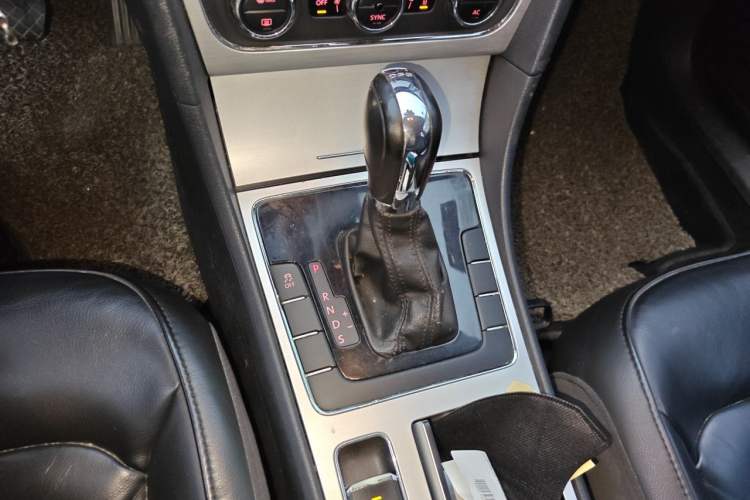 Used Volkswagen Passat 2011 1.8 TSI DSG Prestige Edition Gear Lever