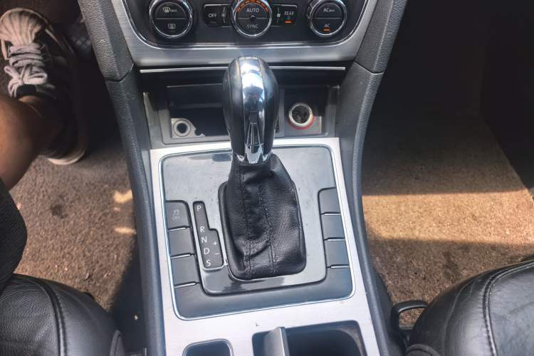 Used Volkswagen Passat 2011 1.8 TSI DSG Prestige Edition Gear Lever