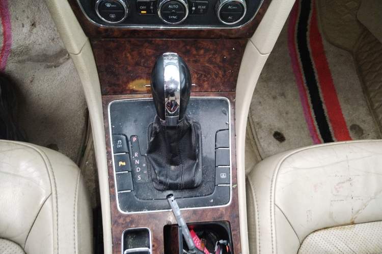 Used Volkswagen Passat 2011 1.8TSI DSG Prestige Edition Gear Lever