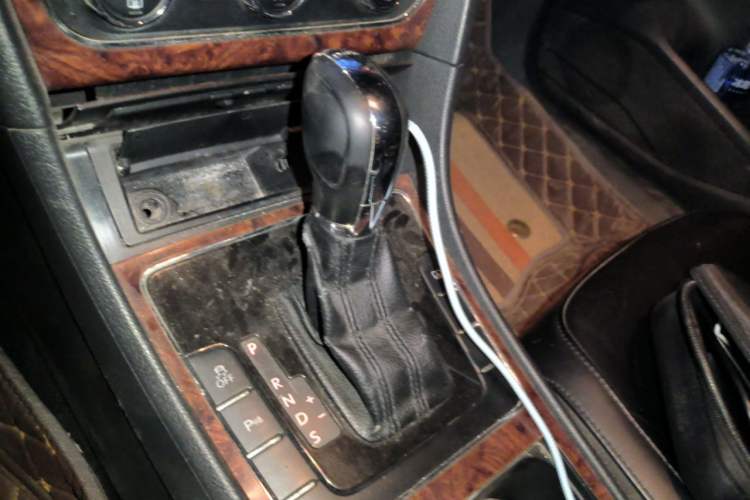 Used Volkswagen Passat 2011 2.0 TSI DSG Premium Edition Gear Lever
