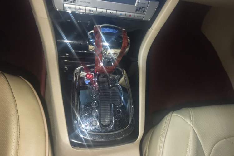 Used Volkswagen Passat 2011 1.8T Automatic Luxury Model Gear Lever