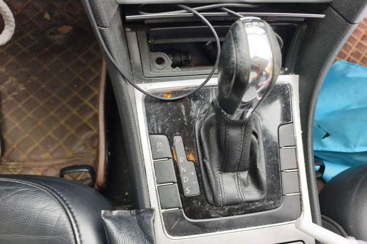 Used Volkswagen Passat 2011 1.8TSI Automatic Prestige Edition Gear Lever