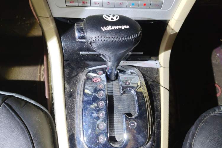 Used Volkswagen Passat 2011 1.8T Automatic Luxury Model Gear Lever