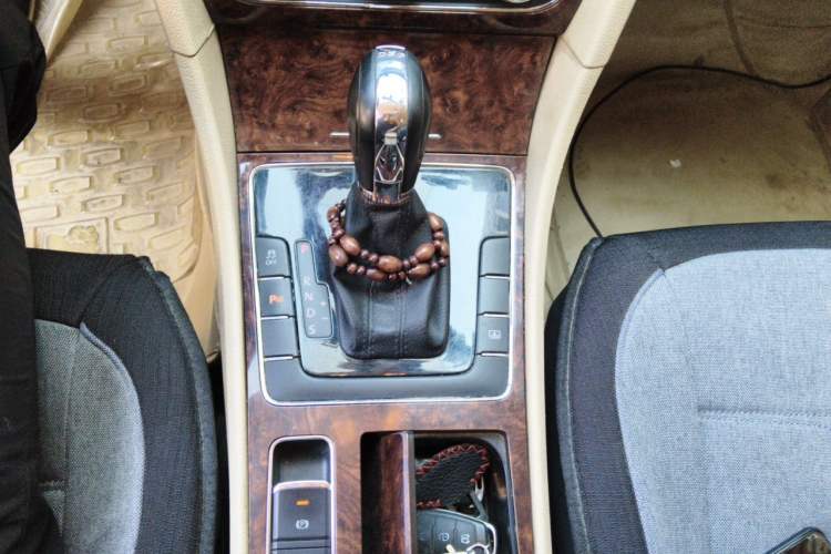 Used Volkswagen Passat 2011 1.8TSI DSG Prestige Edition Gear Lever