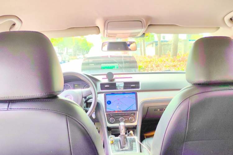 Used Volkswagen Passat  Headliner