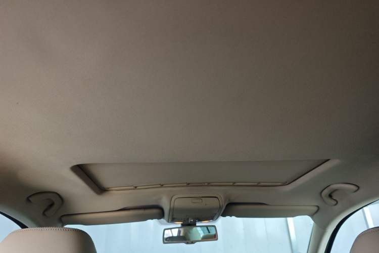 Used Volkswagen Passat 2011 3.0L V6 DSG Flagship Edition Headliner