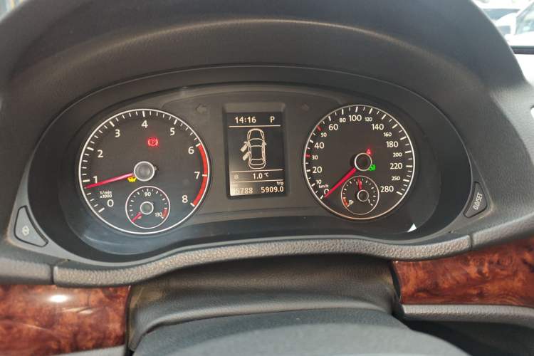 Used Volkswagen Passat 2011 1.8TSI DSG Prestige Edition Instrument Cluster