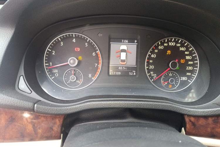 Used Volkswagen Passat 2011 1.8 TSI DSG Ultimate Edition Instrument Cluster