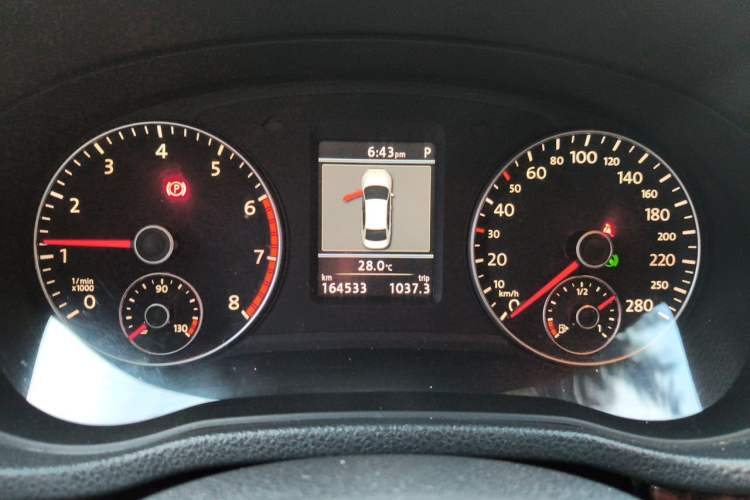 Used Volkswagen Passat 2011 1.8 TSI DSG Ultimate Edition Instrument Cluster