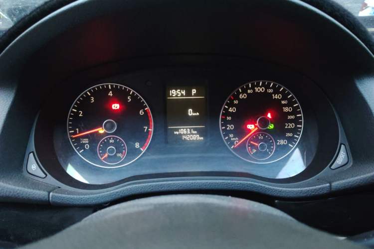 Used Volkswagen Passat 2011 1.8TSI Automatic Prestige Edition Instrument Cluster