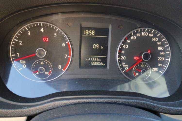 Used Volkswagen Passat 2011 1.4 TSI Manual Luxury Edition Instrument Cluster