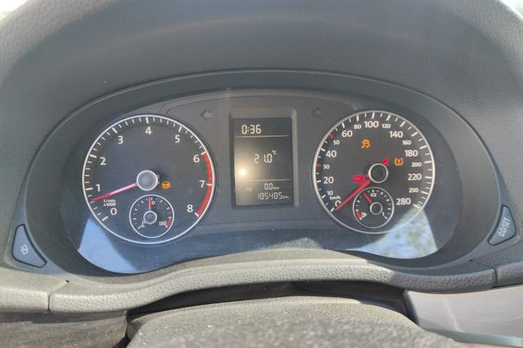 Used Volkswagen Passat 2011 1.4 TSI Manual Luxury Edition Instrument Cluster