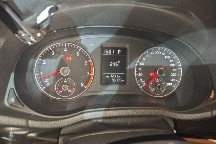 Used Volkswagen Passat 2011 1.8 TSI DSG Prestige Edition Instrument Cluster