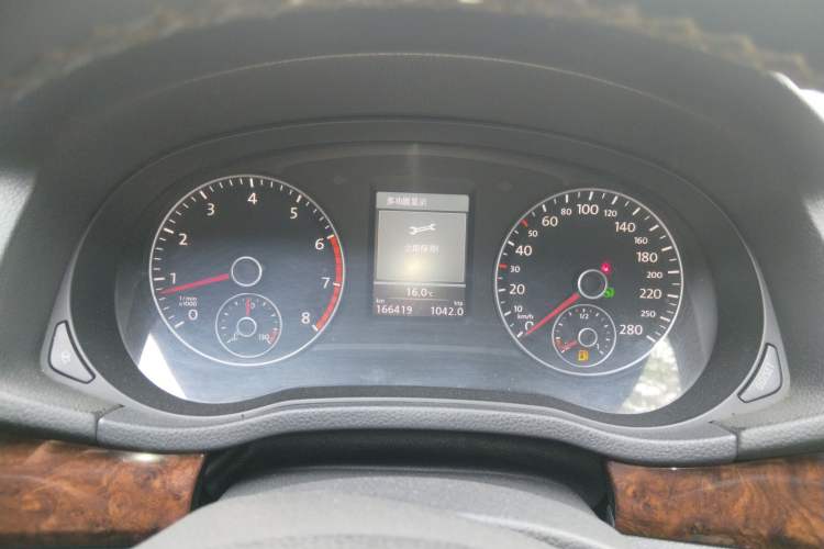 Used Volkswagen Passat 2011 2.0 TSI DSG Premium Edition Instrument Cluster