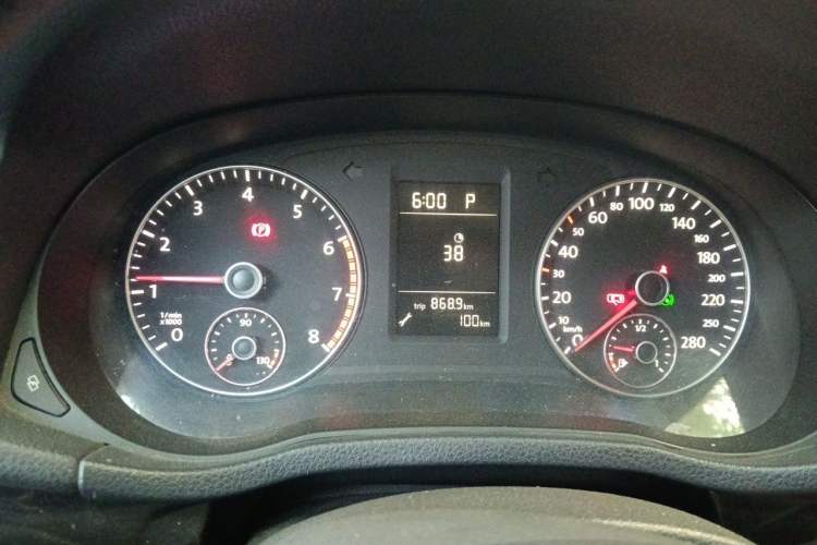 Used Volkswagen Passat 2011 1.8TSI Automatic Prestige Edition Instrument Cluster