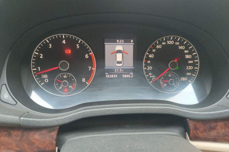Used Volkswagen Passat 2011 2.0 TSI DSG Ultimate Edition Instrument Cluster