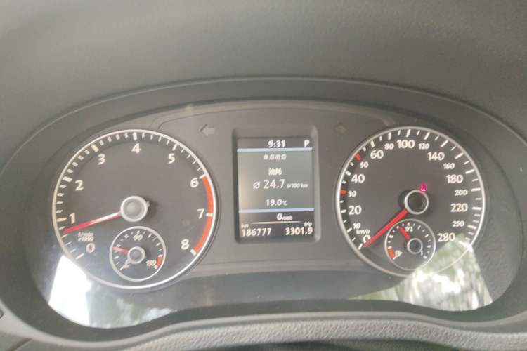 Used Volkswagen Passat 2011 2.0 TSI DSG Ultimate Edition Instrument Cluster