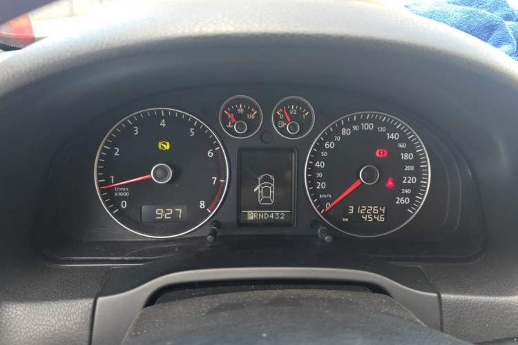 Used Volkswagen Passat 2011 1.8T Automatic Luxury Model Instrument Cluster