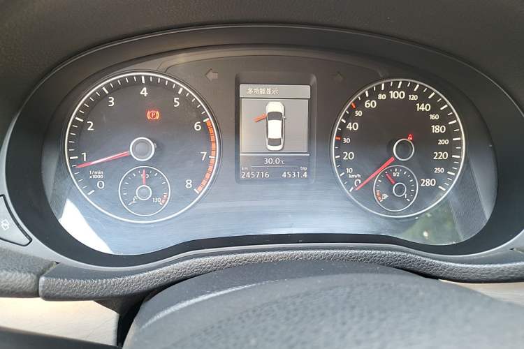 Used Volkswagen Passat 2011 2.0 TSI DSG Ultimate Edition Instrument Cluster