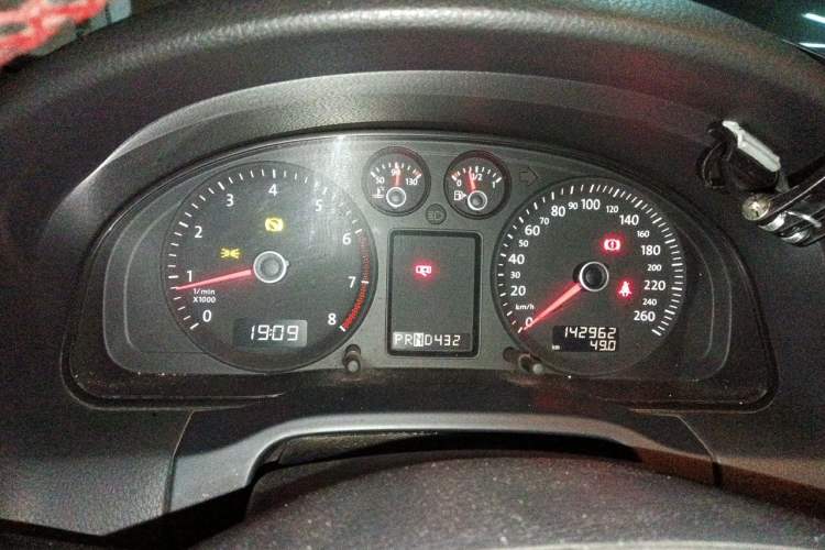 Used Volkswagen Passat 2011 1.8T Automatic Luxury Model Instrument Cluster