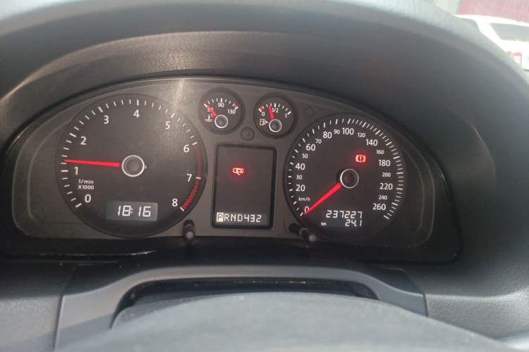 Used Volkswagen Passat 2011 1.8T Automatic Luxury Model Instrument Cluster