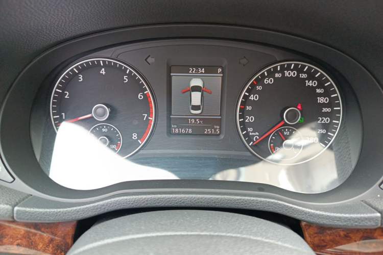Used Volkswagen Passat 2011 1.8TSI DSG Prestige Edition Instrument Cluster