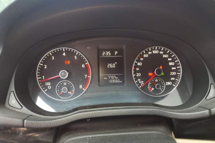 Used Volkswagen Passat 2011 1.8TSI Automatic Prestige Edition Instrument Cluster