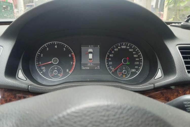 Used Volkswagen Passat 2011 1.8TSI DSG Prestige Edition Instrument Cluster