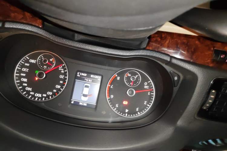 Used Volkswagen Passat 2011 1.8TSI DSG Prestige Edition Instrument Cluster