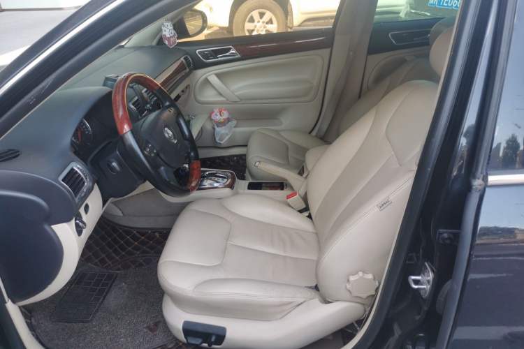 Used Volkswagen Passat 2011 1.8T Automatic Luxury Model Left Front Seat