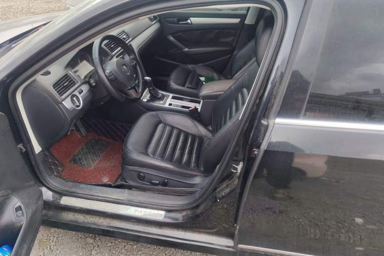 Used Volkswagen Passat 2011 1.8TSI Automatic Prestige Edition Left Front Seat