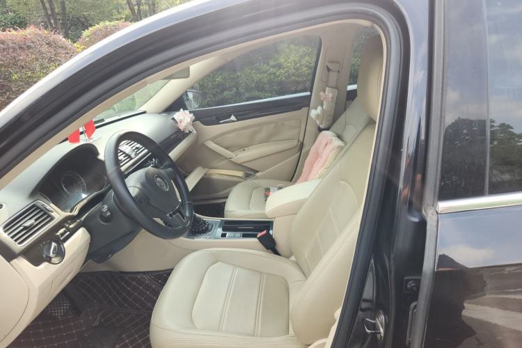 Used Volkswagen Passat 2011 1.4 TSI DSG Prestige Edition Left Front Seat