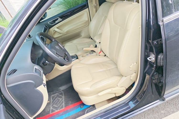 Used Volkswagen Passat 2011 1.8T Automatic Luxury Model Left Front Seat