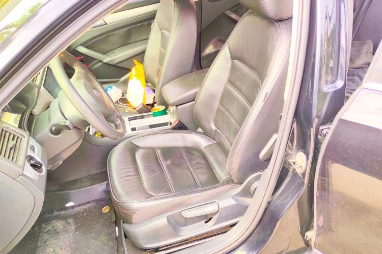 Used Volkswagen Passat  Left Front Seat